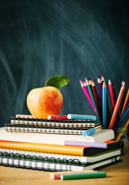 Okul malzemeleriyle okul geçmişine dönelim..