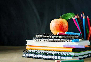 Okul malzemeleriyle okul geçmişine dönelim..