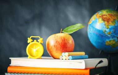 Okul malzemeleriyle okul geçmişine dönelim..