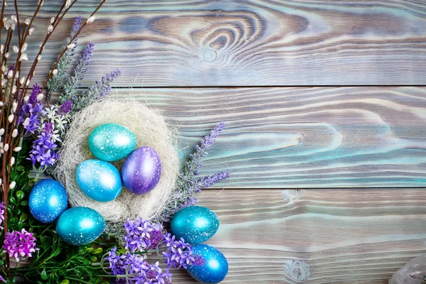 Kellemes húsvéti ünnepeket. Gratuláló húsvéti háttér. Háttér másol hely. Szelektív összpontosít. Felülnézet. Vízszintes. — Stock Fotó