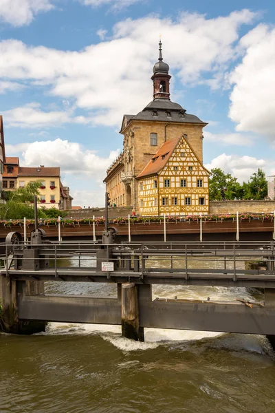 Bamberg Niemcy Czerwca Turyści Zabytkowym Ratuszu Bamberg Niemcy Czerwca 2018 — Zdjęcie stockowe