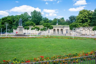 Coburg, Almanya - 20 Haziran: Coburg, Almanya üzerinde 20 Haziran 2018 Arkaden parkta turist.