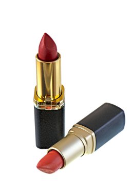 İzole beyaz üzerinde açık kırmızı rujları closeup