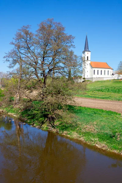 Church at the river Altmuehl in Bavaria — Stock Photo, Image