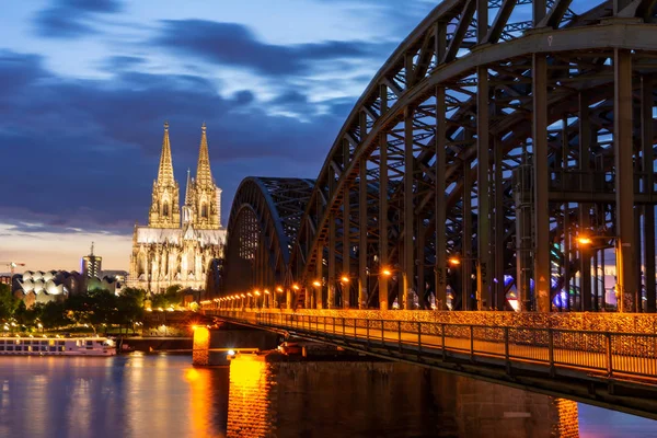 Night in Cologne at the river Rhine — Stock Photo, Image