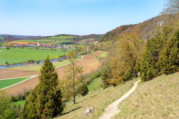 Hiking trail in the Altmuehltal valley — Stock Photo, Image