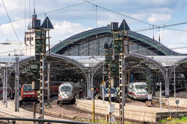 Köln Merkez Tren İstasyonu