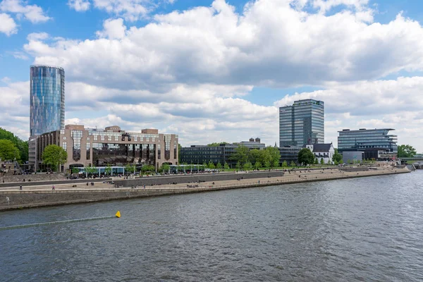 Riverbank of the Rhine in Cologne — Stock Photo, Image