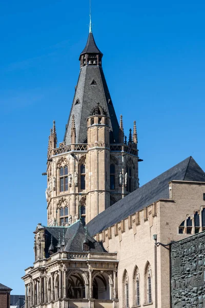 Torre del histórico Ayuntamiento de Colonia — Foto de Stock