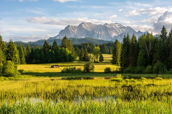 Alpine lake i Bayern — Stockfoto