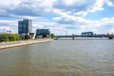 Köln 'de Ren kıyısı