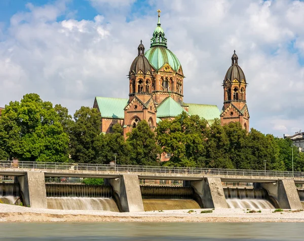 Sankt Lukas church in Munich at the river Isar — Stock Photo, Image