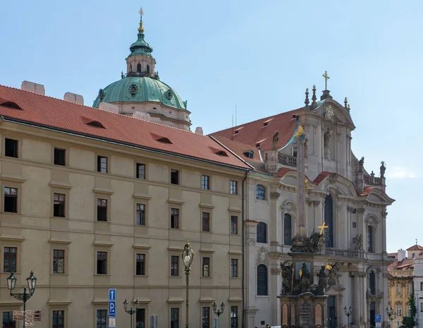 St.-Nikolaus-Kirche in Prag — Stockfoto