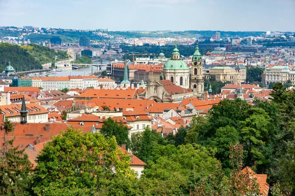 Vista aérea sobre a cidade de Praga — Fotografia de Stock