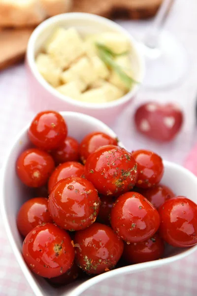 Comida Ligera Con Tomates Cherry Queso Imagen de archivo