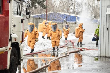 kurtarma ekipleri bir bölge enfeksiyonu yaptı ve bir toplantı daha fazla eylemleri