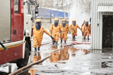 kurtarma ekipleri bir bölge enfeksiyonu yaptı ve bir toplantı daha fazla eylemleri