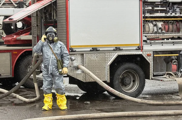 yangın güvenliği sağlamak için özel ekipman görev kurtarıcı olduğunu.