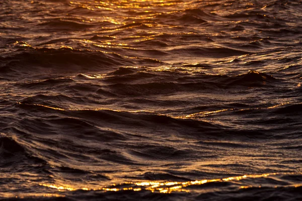 Las Olas Mar Egeo Durante Una Puesta Sol Tienen Reflejos —  Fotos de Stock