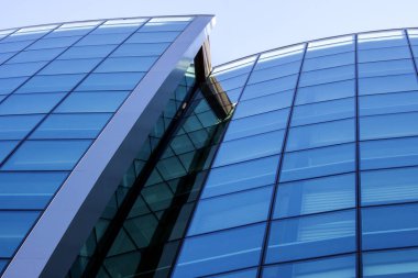 Modern düz ve eğri mimari çizgiler bir bina - Fotoğrafçılık ve cephe