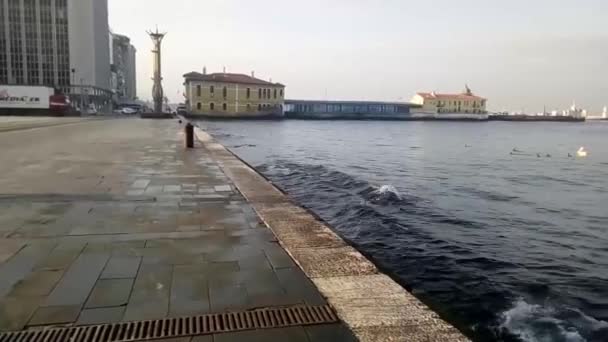 Aan Zee Alsancak Izmir Turkije Vroege Ochtend Een Winterdag — Stockvideo