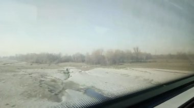 Milano (İtalya için seyahat ederken tren penceresinden görüntülemek)