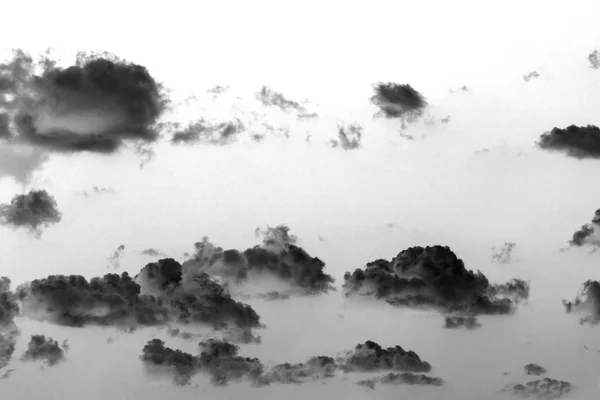 Abstracción Nubes Volando Como Fantasmas Cielo Fotografía Blanco Negro —  Fotos de Stock