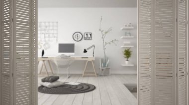 Beyaz katlanır kapı açılış modern İskandinav minimalist ev çalışma alanı, beyaz iç tasarım, mimar tasarımcı kavramı, arka plan bulanıklık