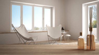 Ahşap masa üstü veya aromatik ile raf üzerinde bulanık modern oturma odası halı ve koltuk, beyaz mimari iç tasarım şişe sopa