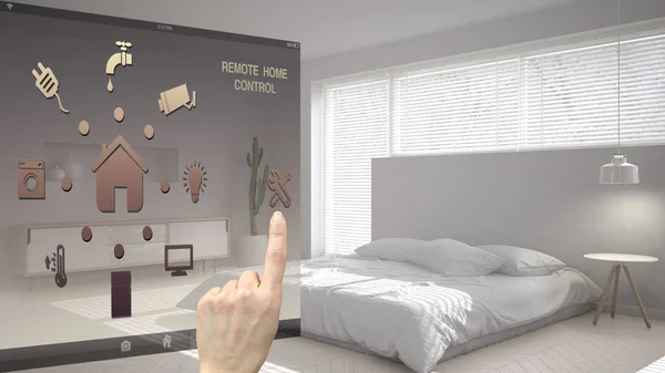 スマート ホーム コントロールの概念 モバイル アプリぼやけた背景を示すモダンな白い寝室 建築インテリア デザインからデジタル インターフェイスを制御する手 — ストック写真
