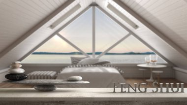 Ahşap antika tablo raf taş dengesi ve 3d harf kelime feng shui yapma İskandinav loft, deniz panorama, gece çekimi, zen konsept iç tasarım yatak odası ile