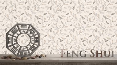 Ba gua ve 3d harflerden kelime feng shui soyut yapma ile ahşap antika tablo raf arka plan kopya alanı, zen konsept iç tasarımı ile bırakır.
