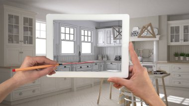 Holding ve tablet gösteren İskandinav mutfak yemek masası ve sandalyeler Cad çizim el kroki. Gerçek bitmiş iç mimari tasarım sunum arka planda