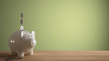 Ahşap masa üstü veya paralar ile beyaz piggy banka ile raf, gelecekteki yatırımlar, yeşil kavram fikir için para tasarrufu renkli kopya alanı ile arka plan şablonu
