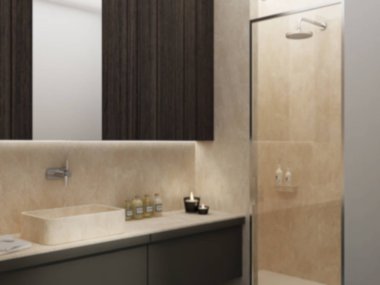 Arka plan dekorasyon, modern banyo kireçtaşı Traverten mermer ayrıntılarla bulanıklık, ahşap mobilyalar ve cam, minimalist mimari konsept fikir duş lavabo