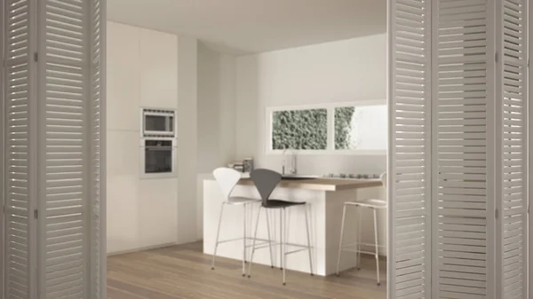 Apertura bianca della porta pieghevole sulla moderna cucina bianca con isola, sgabelli, finestra a nastro e pavimento in parquet, interior design bianco, concetto di architetto designer, sfondo sfocato — Foto Stock