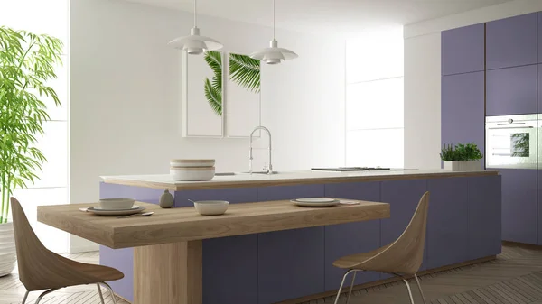 Moderní čistá moderní purpurová kuchyně, ostrovní a dřevěná jídelna s křesly, bambusovými a květináči, velkými okénky a parketovou podlahou, minimalistickým designem interiéru — Stock fotografie
