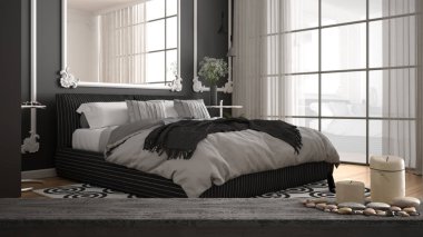 Mumlar ve çakıl taşları ile Ahşap vintage masa üst veya raf, zen ruh hali, halı ile modern beyaz ve gri yatak odası üzerinde, parke, sıva ile duvarlar, beyaz mimari iç tasarım