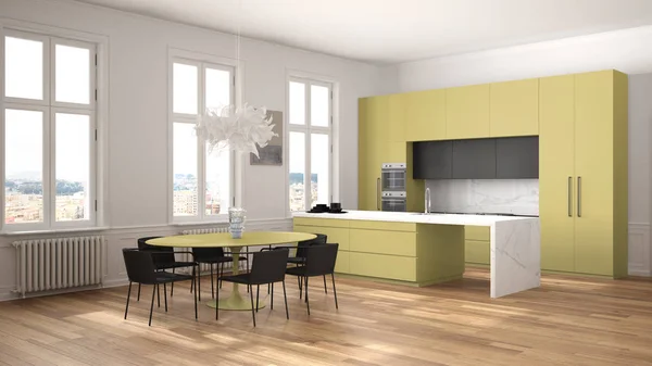 Минималистская желтая и черная кухня в классической комнате с лепниной, паркетный пол, обеденный стол со стульями, мраморный остров и панорамные окна. Современный дизайн интерьера — стоковое фото