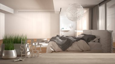 Ahşap masa, masa ya da rafta saksı bitkisi, ev anahtarları ve 3D mektuplar banyo, mimari iç tasarım, fotokopi alanı arka planı olan minimal yatak odası üzerinde güzel evim.