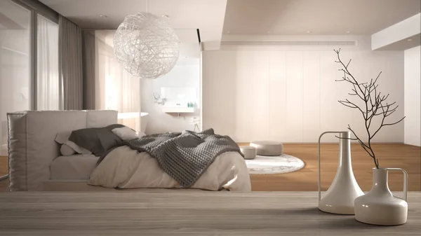 Bordsskiva eller hylla i trä med minimalistiska moderna vaser över suddigt modernt sovrum med stort panoramafönster, badrum och parkettgolv, minimalistisk arkitektur inredning — Stockfoto