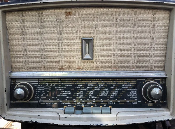 レトロな古いフランスのビンテージ ラジオ ダイヤル — ストック写真