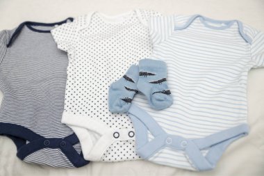 Bodysuits ve çorap için yeni doğan bebek elbise