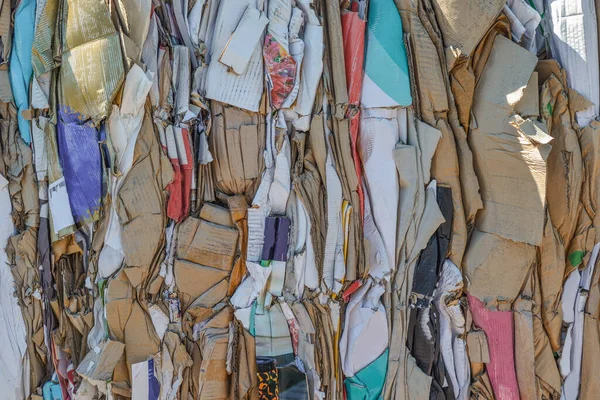 Papír a lepenka lisované pro další zpracování recyklace — Stock fotografie