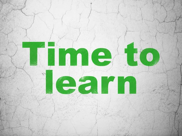 Leren concept: tijd om te leren op muur achtergrond — Stockfoto