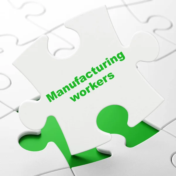 Concept van de industrie: productie werknemers op puzzel achtergrond — Stockfoto