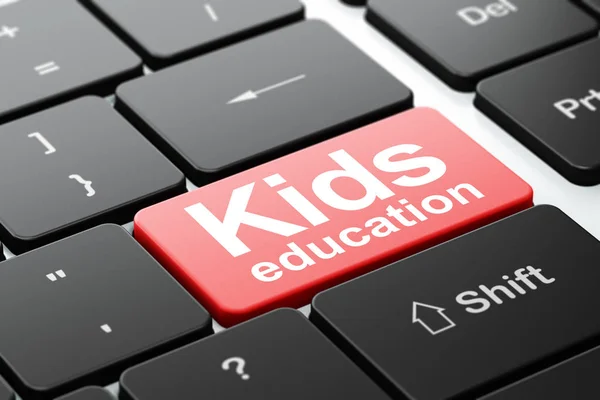 Lernkonzept: Kindererziehung auf der Computertastatur — Stockfoto