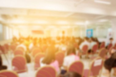 Arka plan bulanık, iş toplantı konferans eğitim öğrenme kavram koçluk.