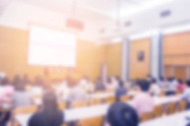 İş adamları konferans salonu veya seminer salonu, iş insanlar kavramı içinde arka plan bulanık.