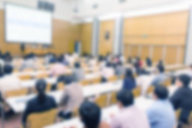 İş adamları konferans salonu veya seminer salonu, iş insanlar kavramı içinde arka plan bulanık.